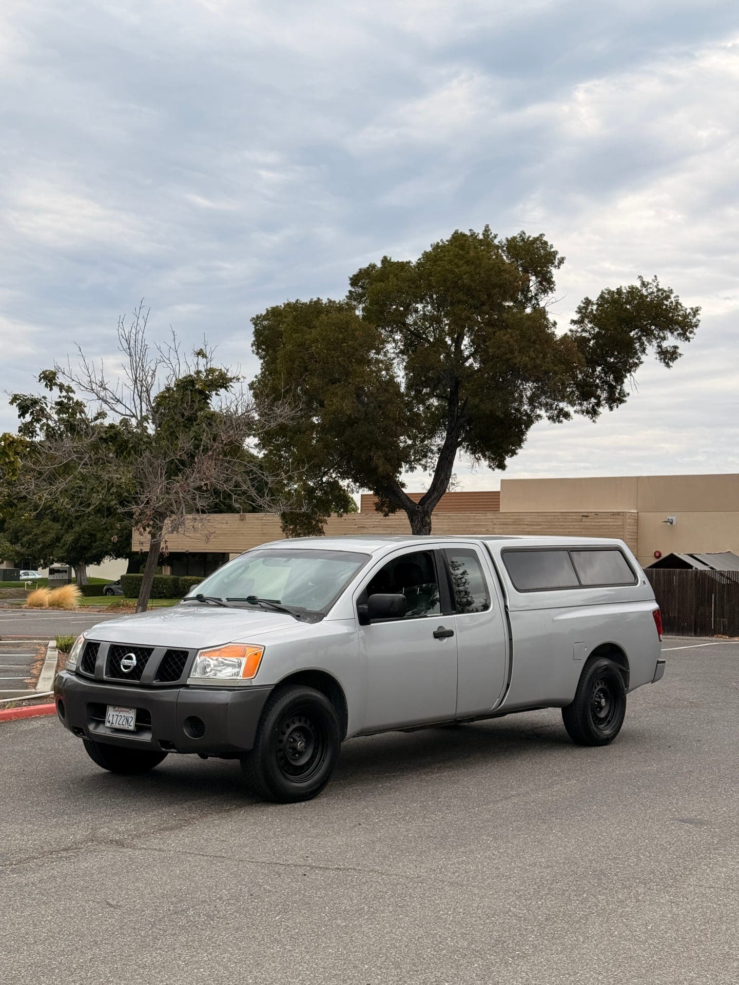 2008 Nissan titan crewcab  long bad v8 2