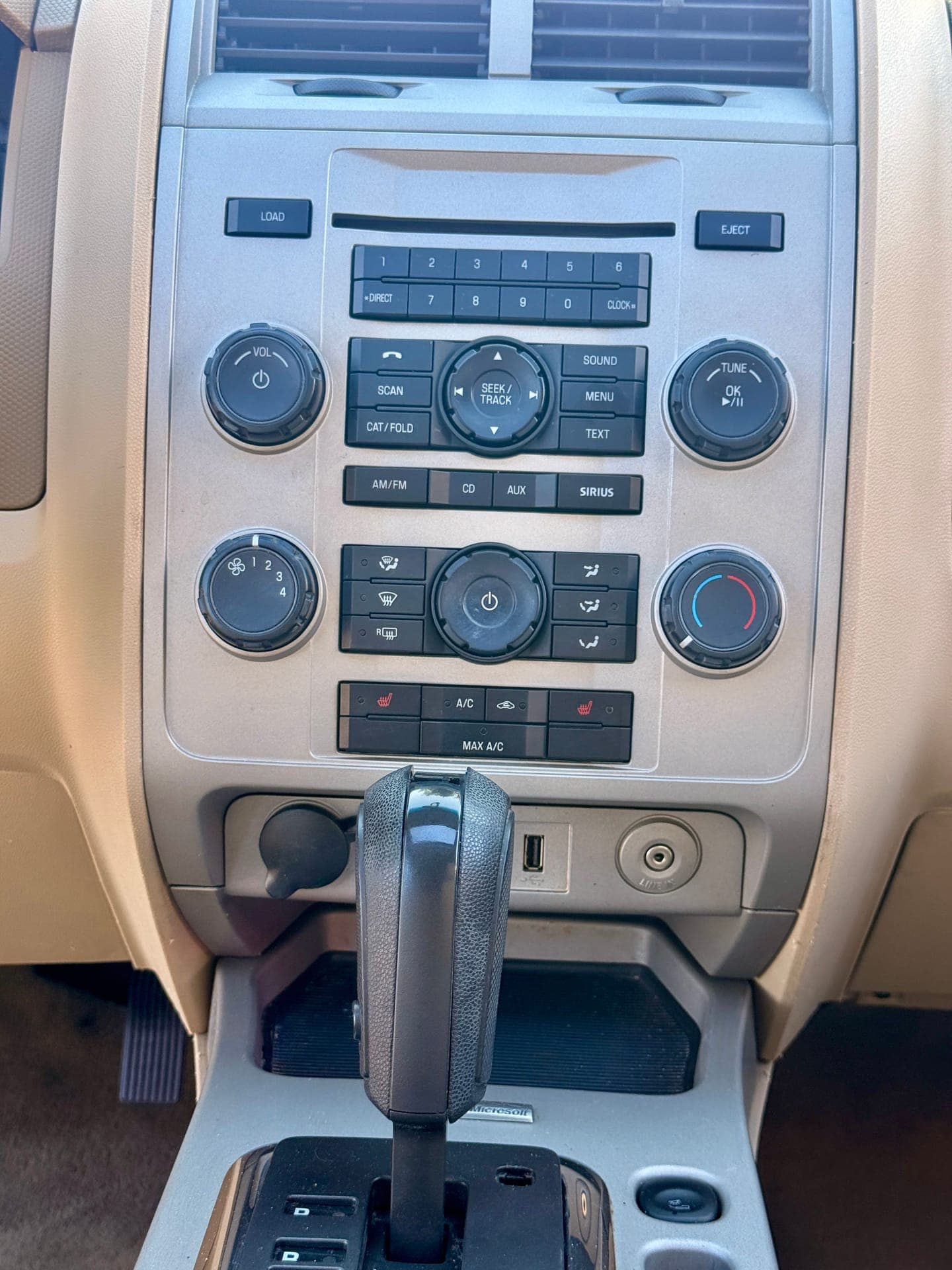 2011 Ford Escape XLT 10