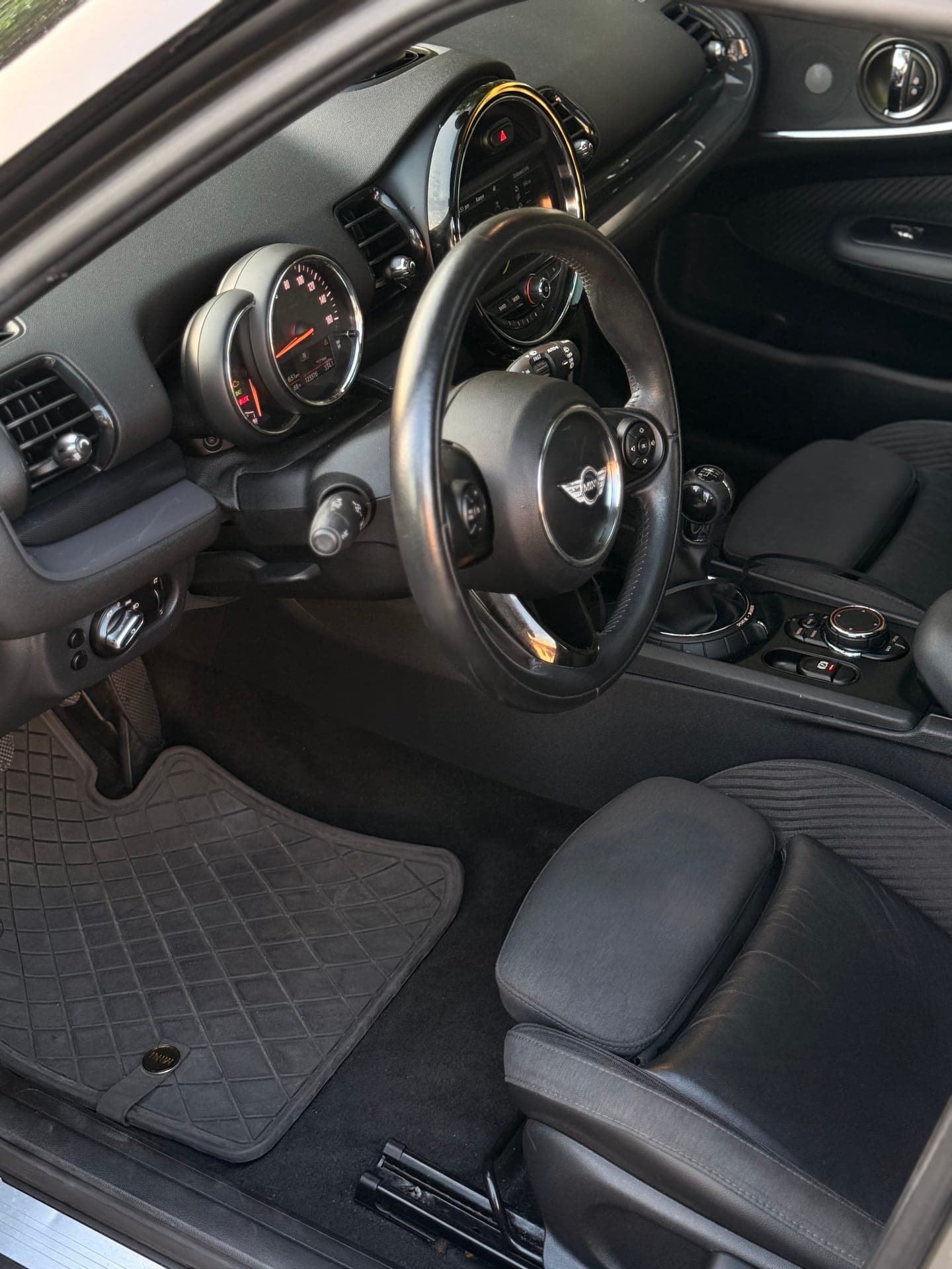 2016 MINI Clubman 8