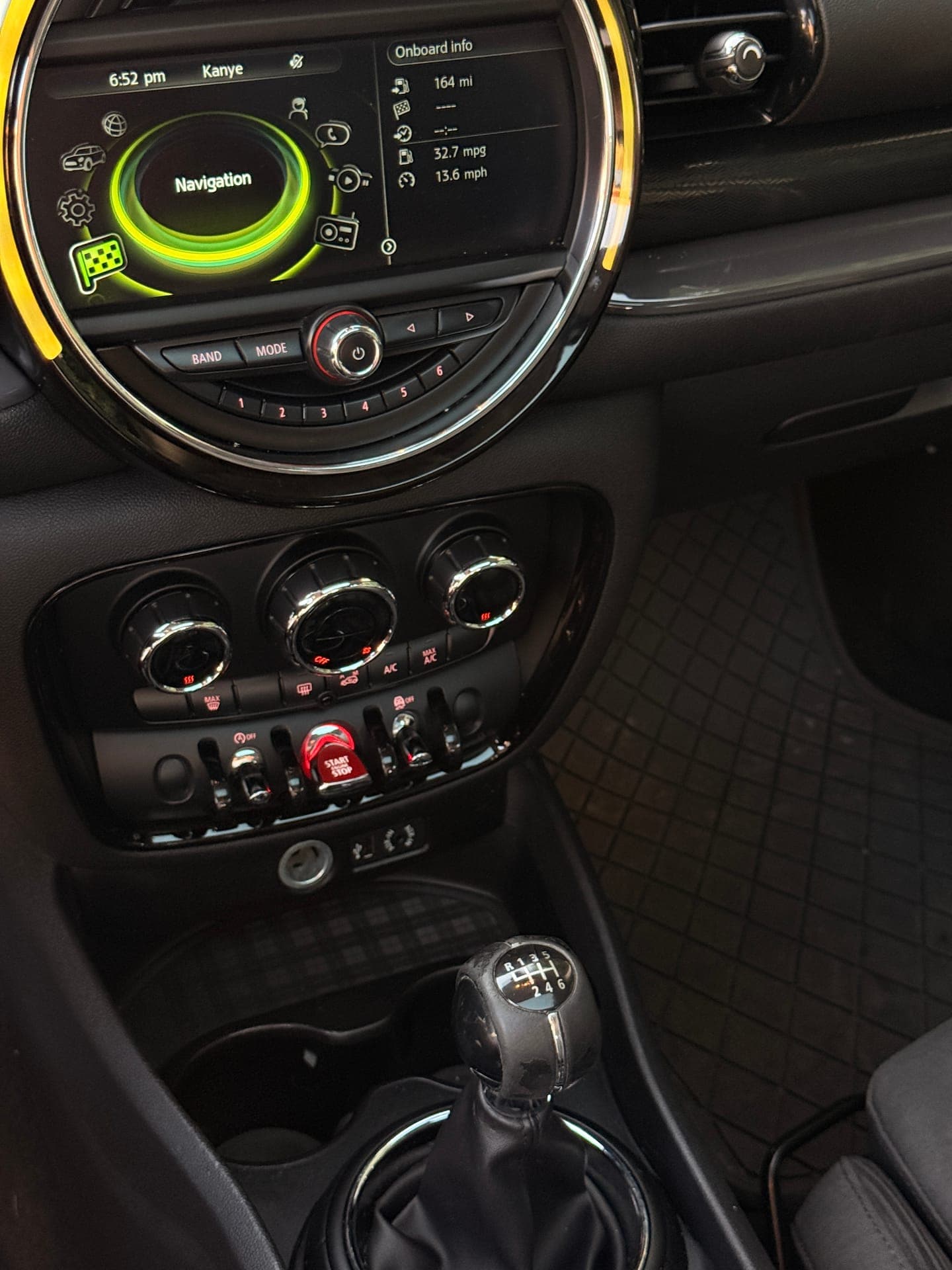 2016 MINI Clubman 9